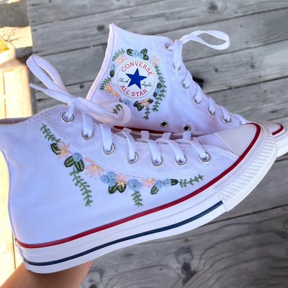 Converse Shoes - Flowers and vines embroidered converse! 🌸🌿